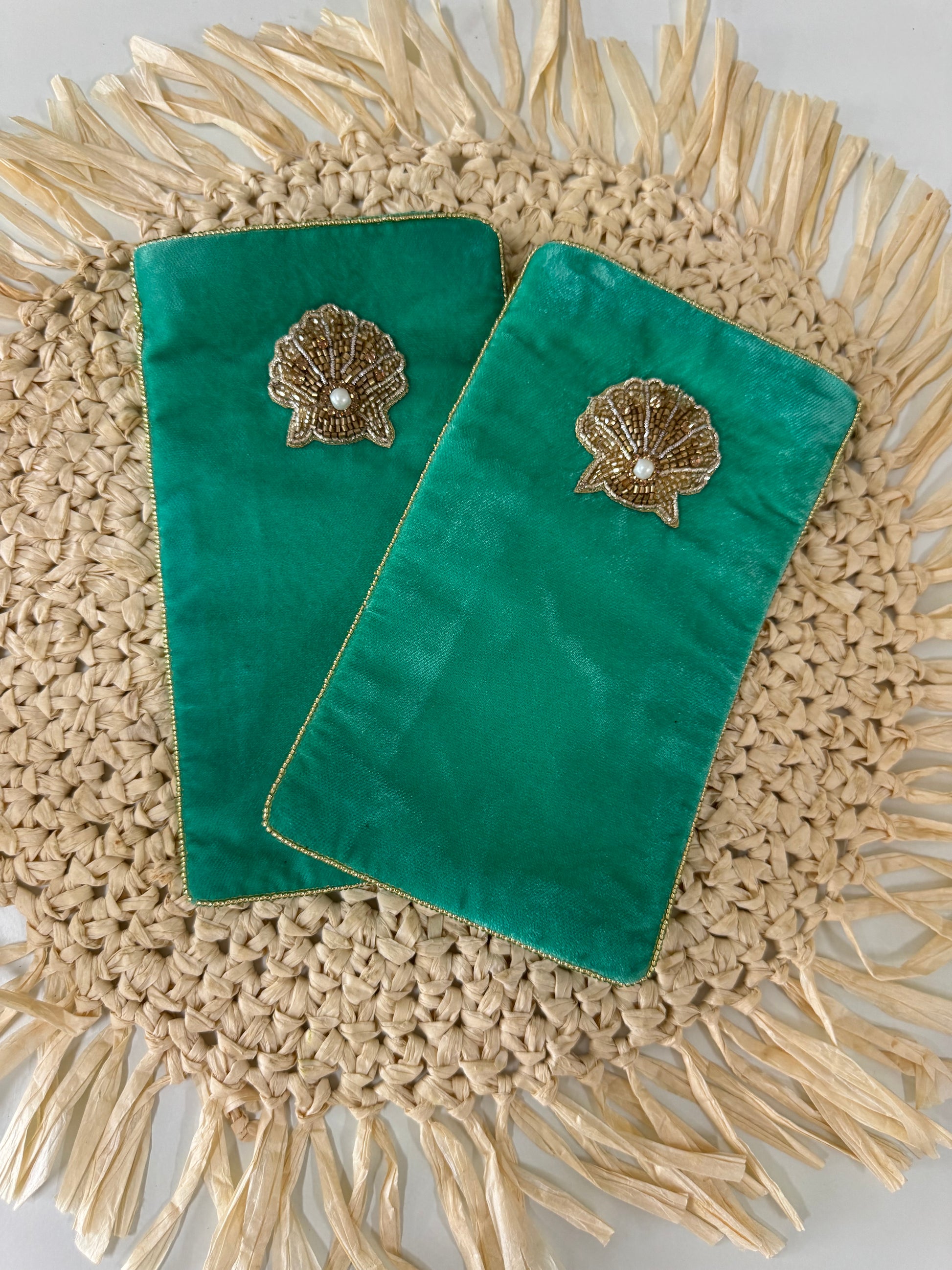 Velvet Shell Sunglasses Pouch