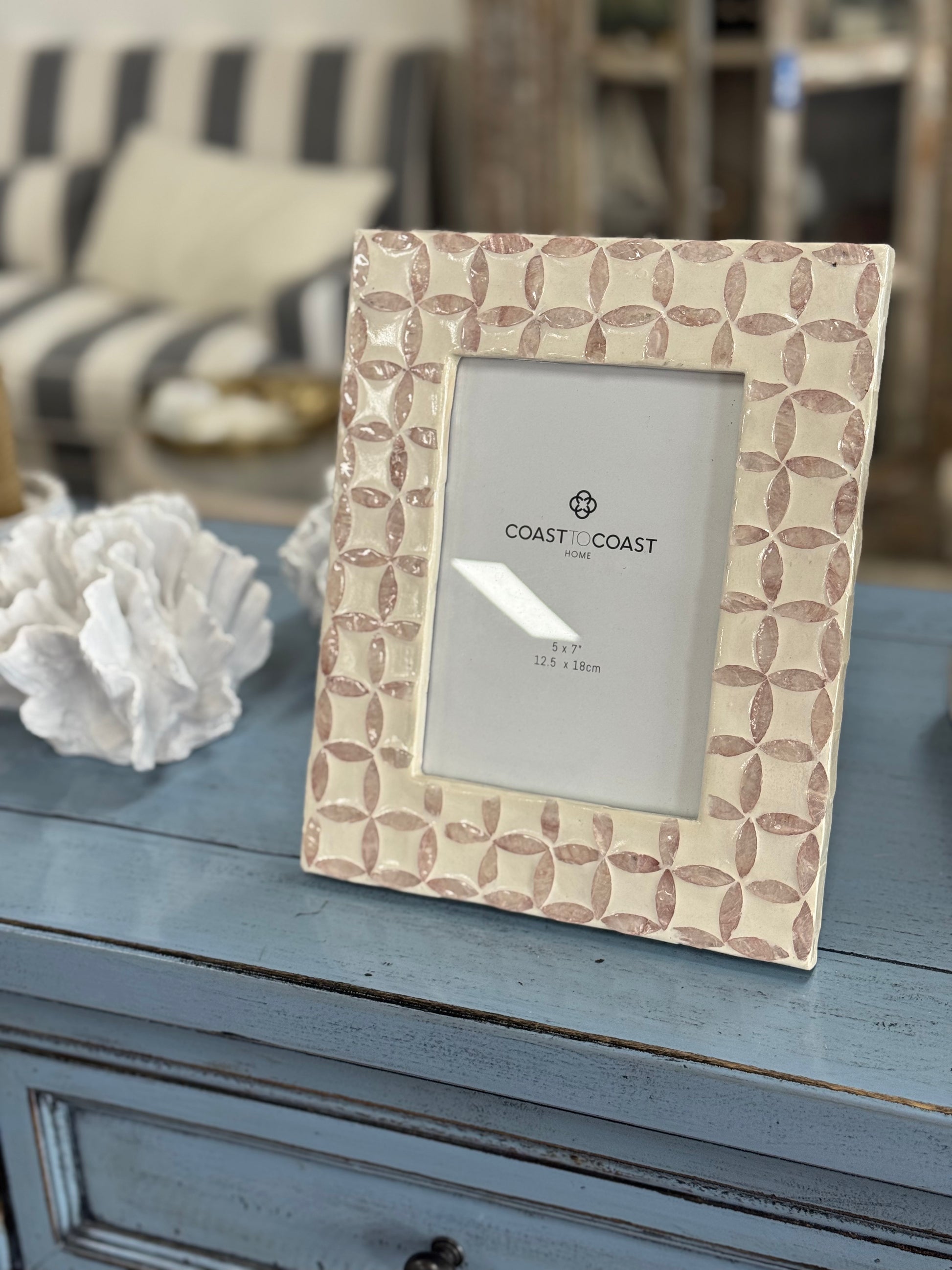 Shell inlay photo frame